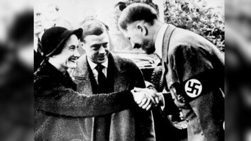 O duque e a duquesa de Windsor encontram Adolf Hitler - Wikimedia Commons/Bundesarchiv