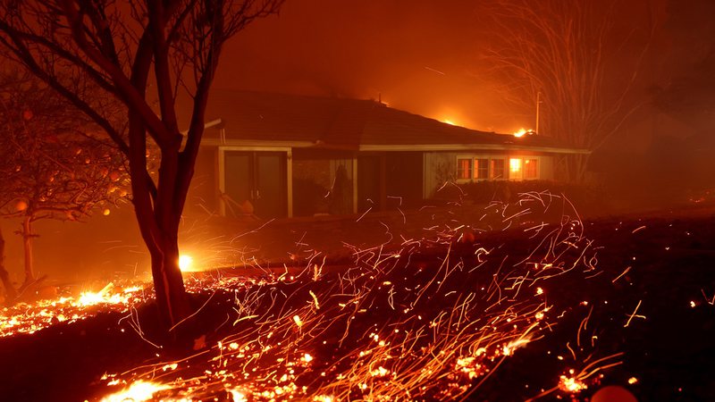 Casa incendiada em Los Angeles - Getty Images