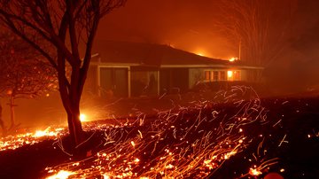 Casa incendiada em Los Angeles - Getty Images