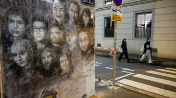 Memorial em homenagem às vítimas do atentado à sede do Charlie Hebdo, em 2015 - Getty Images