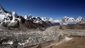 Himalaias, na fronteira entre o Nepal e o Tibete - Getty Images