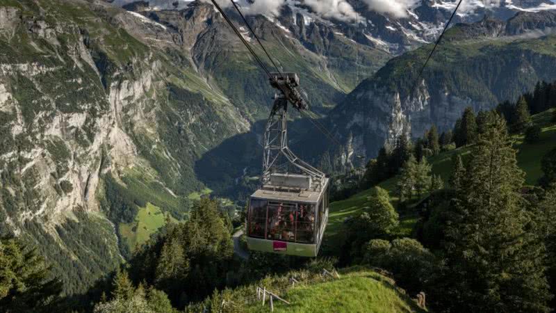 Fotografia de teleférico íngreme nos Alpes Suíços - Divulgação/Schilthorn Piz Gloria