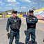 Policiais posicionados na fronteira entre o Brasil e a Venezuela