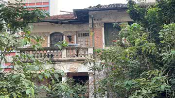 Fachada da Casa Abandonada - Equipe Aventuras na História/ Isabella Bisordi