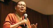 Fotografia da autora e ativista bell hooks (2009) - Crédito: Cmongirl/ Domínio Público/ Via Wikimedia Commons