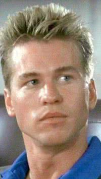 Val Kilmer se diz “muito emocionado” sobre oportunidade de ‘falar’ em Top Gun’