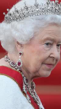 Por que as abelhas de rainha Elizabeth II foram informadas sobre sua morte?