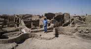 Egiptólogo Zahi Hawass na 'Cidade de Ouro' perto de Luxor, no Egito - Getty Images