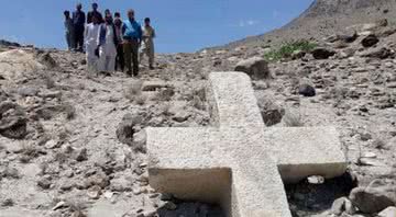 Cruz encontrada no Paquistão - Divulgação/Pamir Times