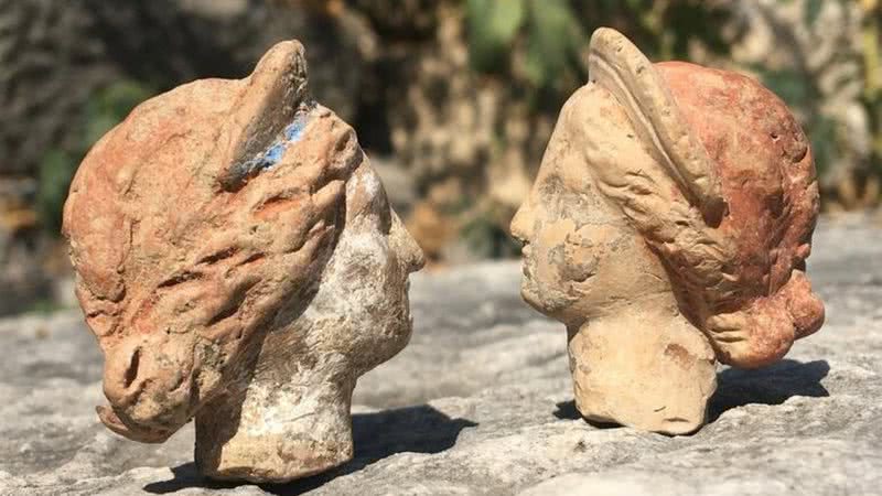 Duas esculturas encontradas em Myra, Turquia - Divulgação/Ministério da Cultura e Turismo e da Universidade de Akdeniz