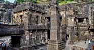 Um dos templos das Grutas de Ellora, na Índia - Abhideo21 via Wikimedia Commons