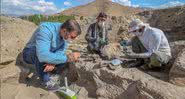 Pesquisadores analisam sítio arqueológico em Vã - Divulgação/Facebook/Archaeology.in.Turkey.AIN/12.10.2020