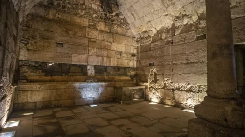 Interior de edifício descoberto em Israel - Divulgação/Autoridade de Antiguidades de Israel