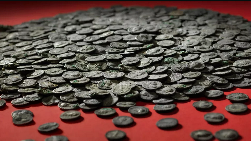 Moedas romanas de prata encontradas na Alemanha - Divulgação / Kunstsammlungen und Museen Augsburg, Stadtarchäologie