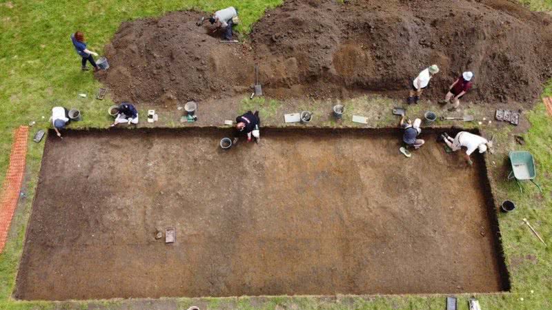 Escavações que revelaram local do mosteiro do século 8 na Inglaterra - Divulgação/Universidade de Reading