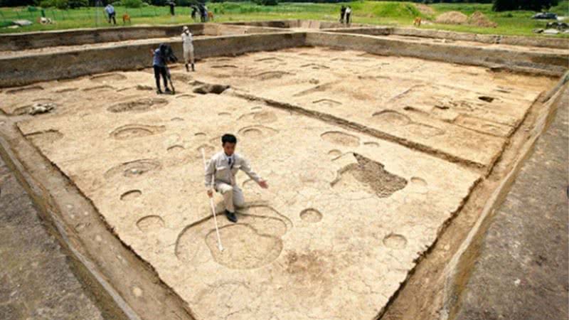 As ruínas do possível palácio imperial descobertas no Japão - Divulgação/Takuya Tanabe