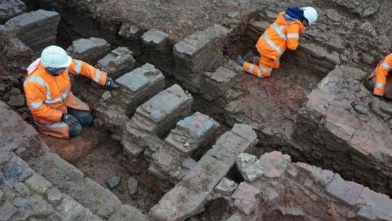 Escavações em Priors Hall Park - Divulgação / Oxford Archaeology East