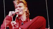 David Bowie, cantor de rock britânico também conhecido como 'Camaleão do Rock' - Foto por Jo Atmon pelo Wikimedia Commons