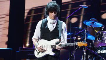 Jeff Beck durante apresentação - Getty Images