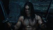 Jason Momoa interpretando Conan, protagonista de 'Conan, o Bárbaro', de 2011 - Reprodução/YouTube/Lionsgate Movies