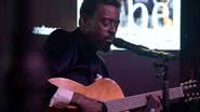 Seu Jorge durante uma apresentação em 2019 - Getty Images