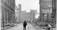 Cidade de Belfast destruída depois de bombardeio - Divulgação