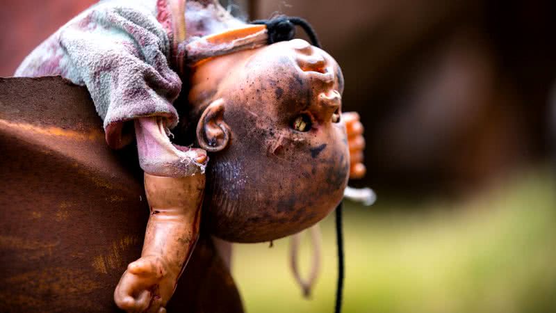 Imagem meramente ilustrativa de uma boneca quebrada - Getty Images