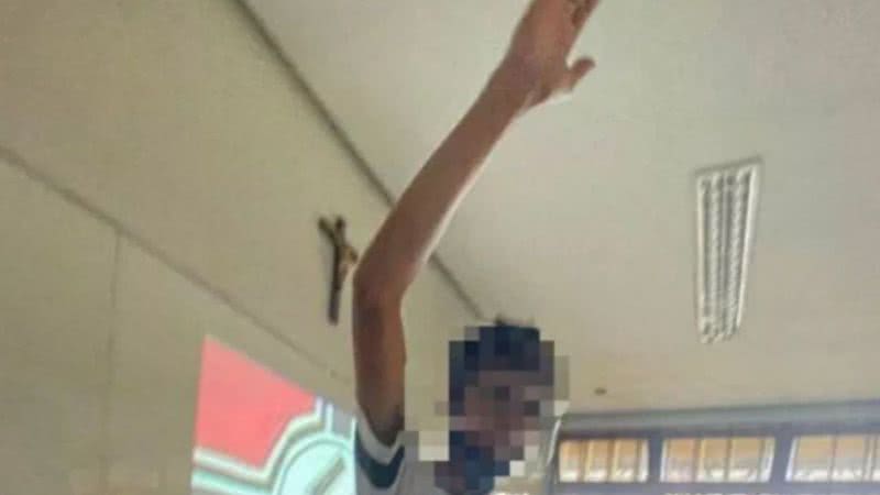 Estudante fazendo saudação nazista em sala de aula - Divulgação/Redes sociais