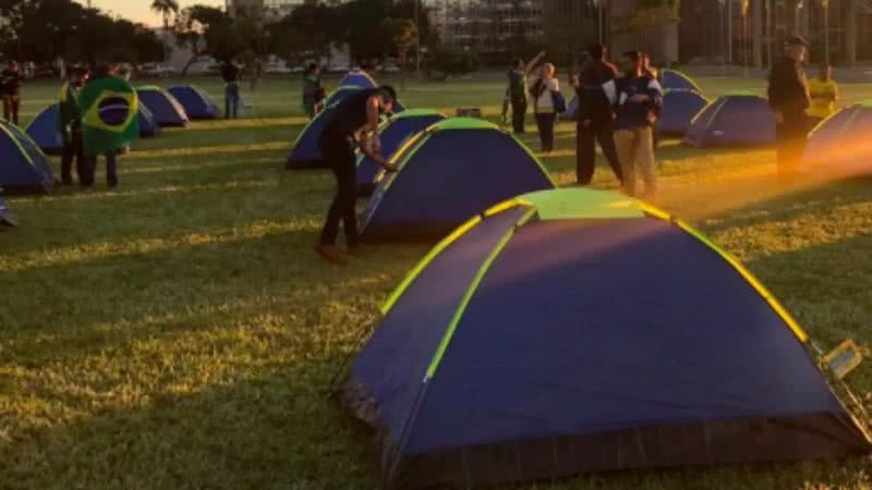 Barracas de apoiadores do presidente em Brasília - Divulgação/Twitter/Bia Kicis