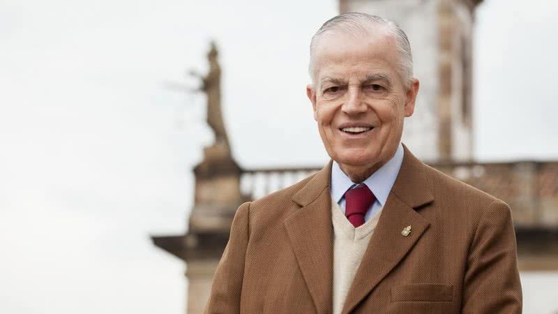 Bertrand sorrindo em retrato fotográfico - Divulgação / Casa Imperial do Brasil