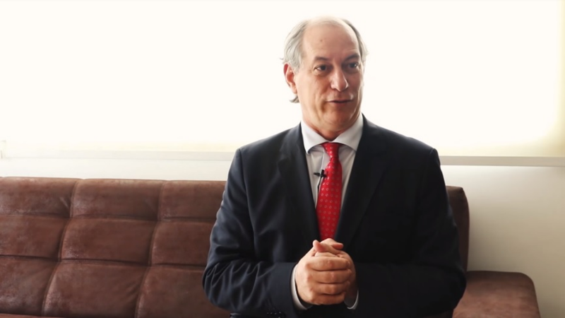 Ciro Gomes fala durante entrevista - Wikimedia Commons