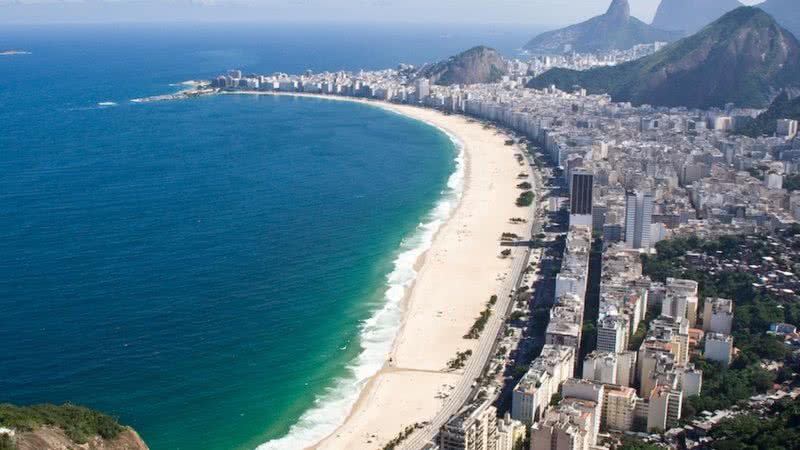 Imóveis próximos à praia de Copacabana, no Rio de Janeiro - Divulgação/Wikimedia Commons/bisonlux