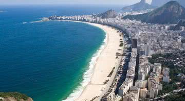 Imóveis próximos à praia de Copacabana, no Rio de Janeiro - Divulgação/Wikimedia Commons/bisonlux