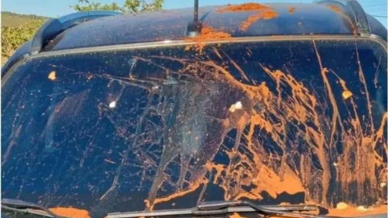 Carro do juiz Renato Borelli depois do ataque - Divulgação/ Redes sociais