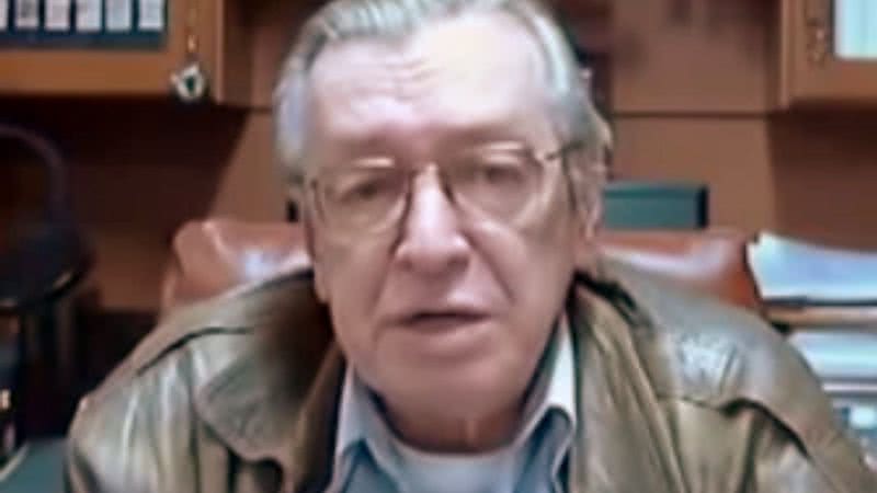 Olavo de Carvalho em seu canal no Youtube - Divulgação/Youtube