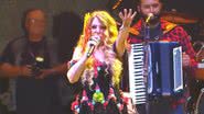 Elba Ramalho, cantora paraibana, em apresentação de São João em Salvador, na Bahia - Reprodução/YouTube/O Antagonista