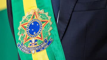 Fotografia em plano detalhe de faixa presidencial - Presidência da República/Domínio Público