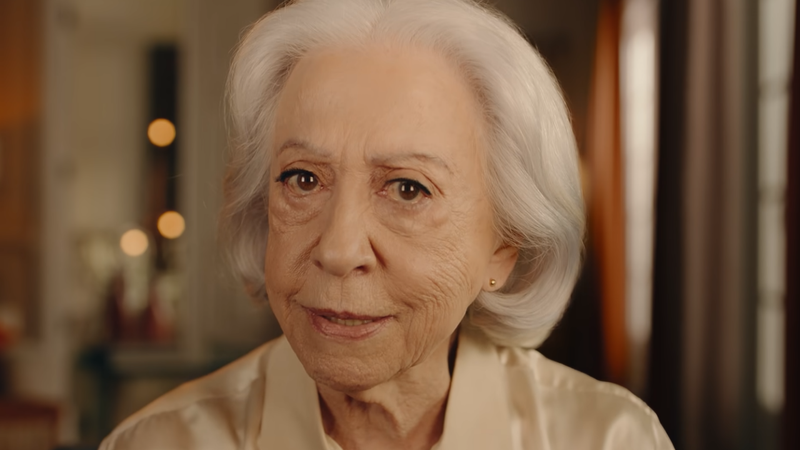 A atriz e escritora Fernanda Montenegro em campanha publicitária (2022) - Divulgação / Youtube (Itaú)