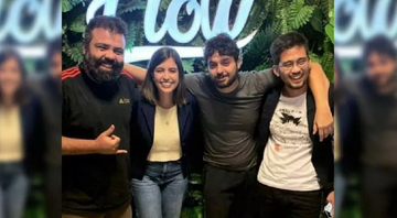 Tabata Amaral com os outros participantes de seu episódio do Flow Podcast - Divulgação / Redes Sociais