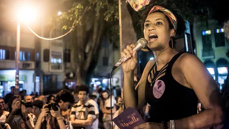 Marielle Franco em discurso (2016) - Wikimedia Commons / Mídia Ninja