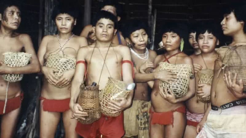 Fotografia de indígenas Ianomâmis. - Divulgação/ Carlo Zacquini/Acervo do Instituto Socioambiental