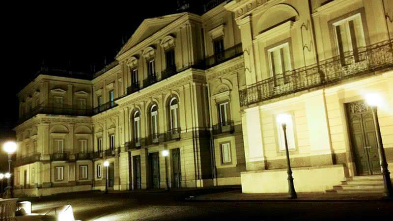 Fotografia do Museu Nacional, antes do incêndio de 2018 - Foto por Fabiokhaled pelo Wikimedia Commons