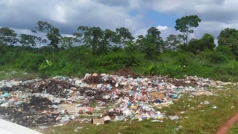 Fotografia do lixo jogado no local - Divulgação/ Prefeitura de Garrafão do Norte