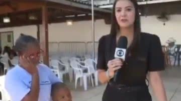 Lívia Torres e Dona Janete em reportagem para TV Globo - Divulgação/Youtube/Desmascarando