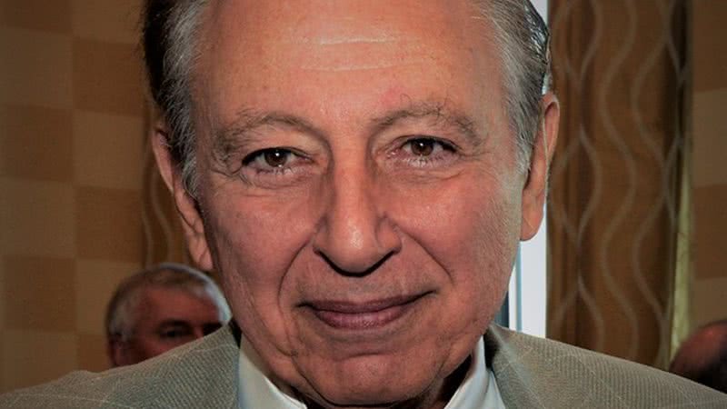 O virologista Robert Charles Gallo em 2017 - Wikimedia Commons