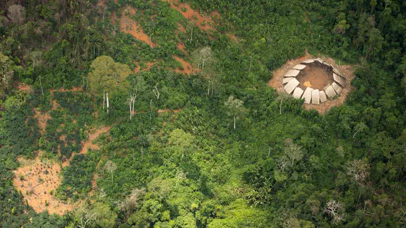 Imagem aérea da aldeia Yanomami - Wikimedia Commons