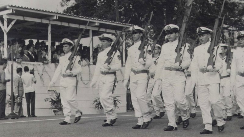 Desfile do primeiro aniversário do Golpe de 1964 - Wikimedia Commons