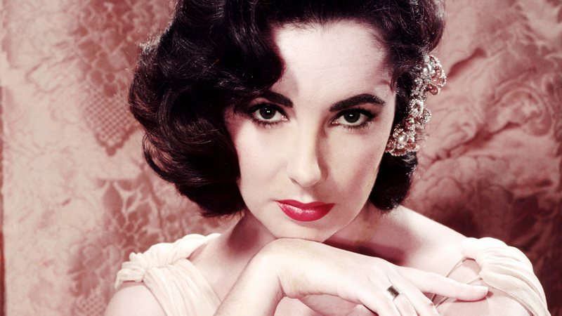 A atriz Elizabeth Taylor, em meados de 1955 - Getty Images