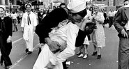 O famoso beijo do fim da Segunda Guerra - Alfred Eisenstaedt via Wikimedia Commons