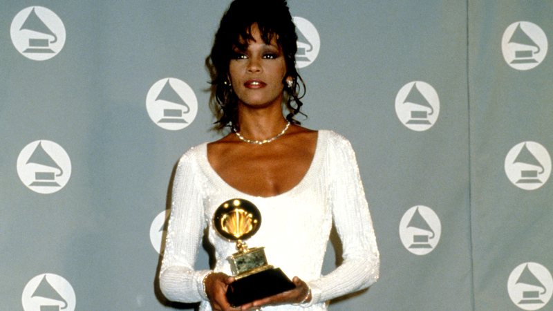 Whitney Houston é um dos vencedores da categoria Álbum do Ano - Getty Images